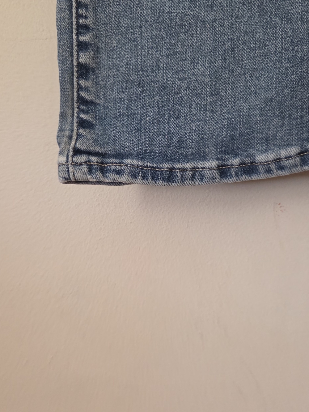 LEVI'S Flare Jeans - Picture 5 of 7
